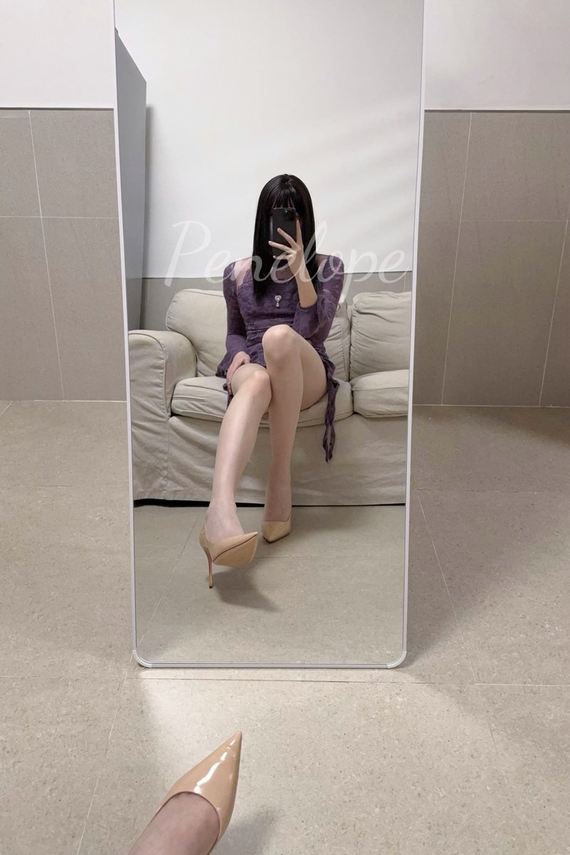 axiosdiff's tweet photo. 没有退坑，只是确实很久很久没有女装了
#男娘 #御姐 #丝袜 #高跟 #人妻 https://t.co/pm7NkbrwlC