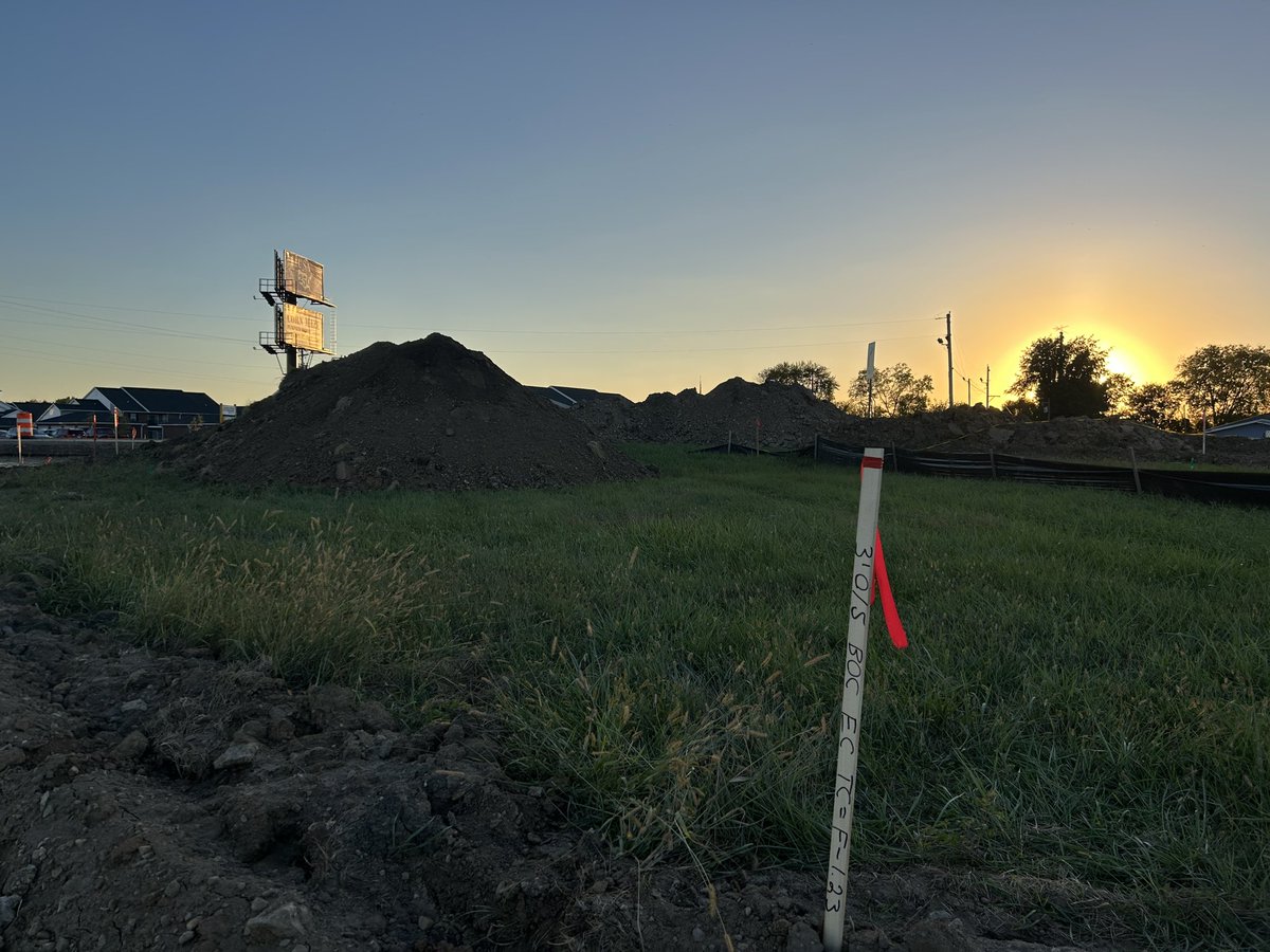 MJGSurveying's tweet photo. Beautiful Evening to set some Curbs! 

#construction #surveying #geomatics https://t.co/qFps4eIE5O