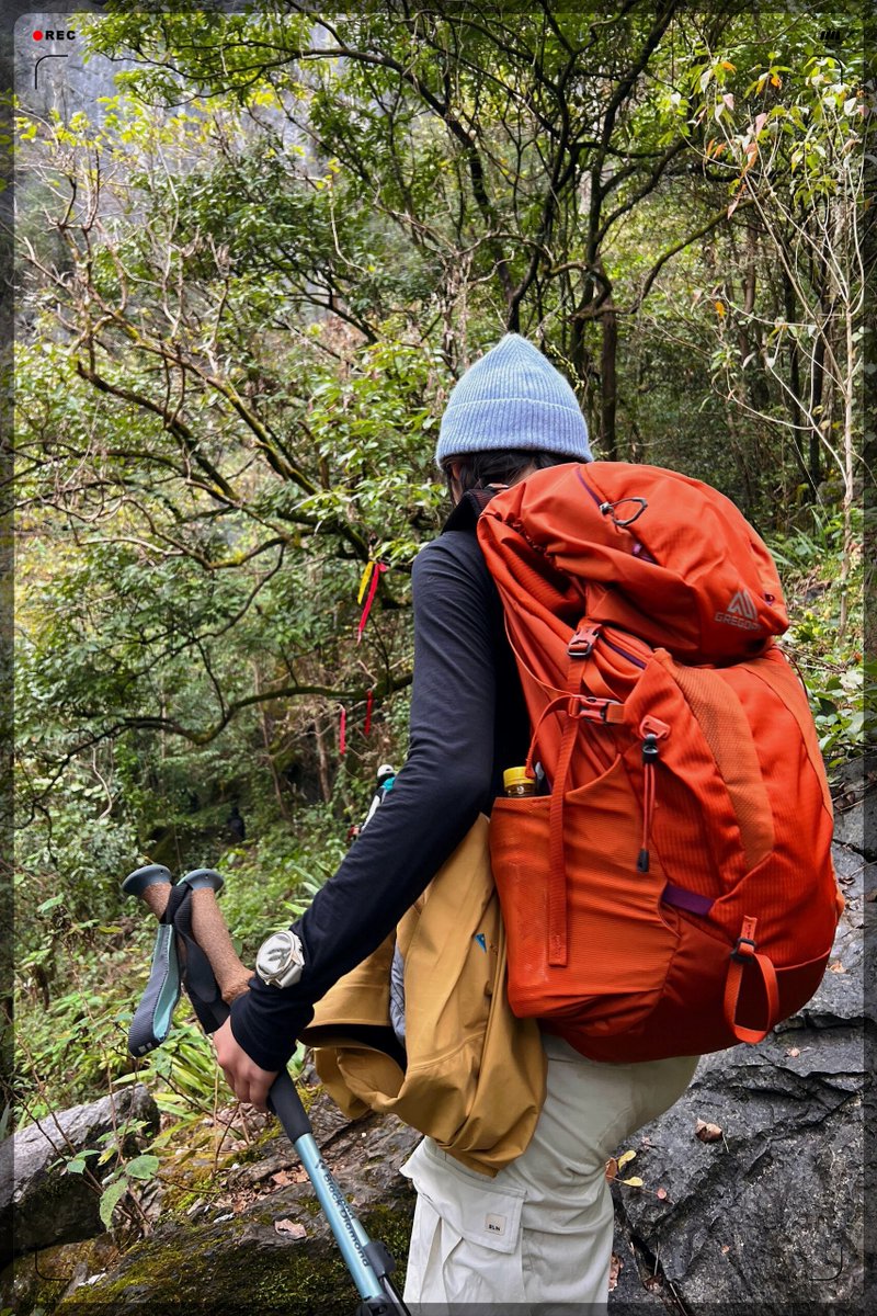 hapkt28882855's tweet photo. When the mountain path’s risk, throat burns, gear breaks—yet the view’s worth every sharp step. https://t.co/PtcsnSwNTA