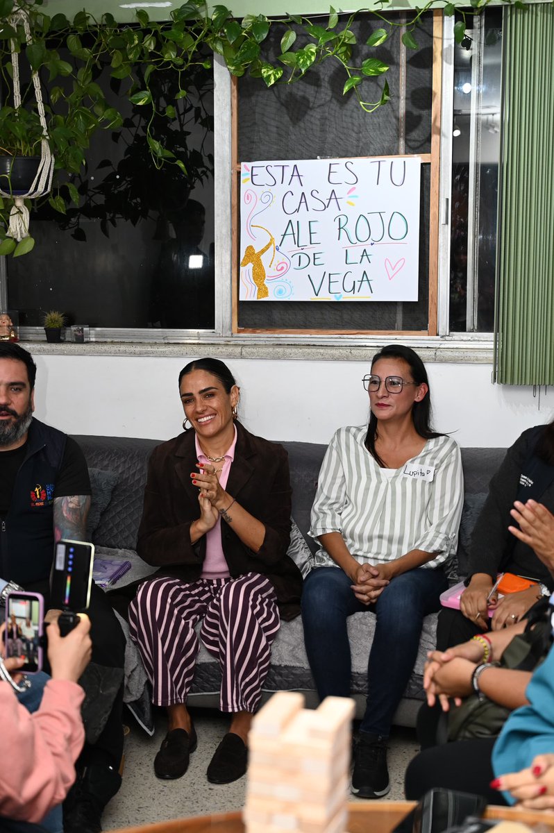 AlessandraRdlv's tweet photo. Hoy estuvimos en Alcaldesa en tu Casa, escuchando y resolviendo junto a nuestras vecinas y vecinos.

Tlatelolco cuenta con nosotros. Aquí estamos y aquí seguimos. ❤️‍🔥 https://t.co/EdDuQyq1K9