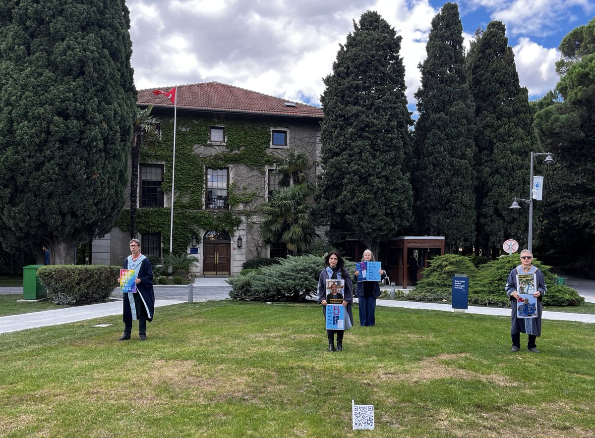 yunusunbabasi's tweet photo. 5 Ekim 2026 Boğaziçi Üniversitesi Akademisyenleri Nöbeti no. 1409. Direnişin 6. yılı/2101. günü @UniBogazici #KabulEtmiyoruzVazgeçmiyoruz
October 5, 2026 Bogazici University Faculty Vigil #1409/6th year/2101st day of the resistance @unibogazici_en #WeDoNotAcceptWeDoNotGiveUp https://t.co/gtd2ZHYhir