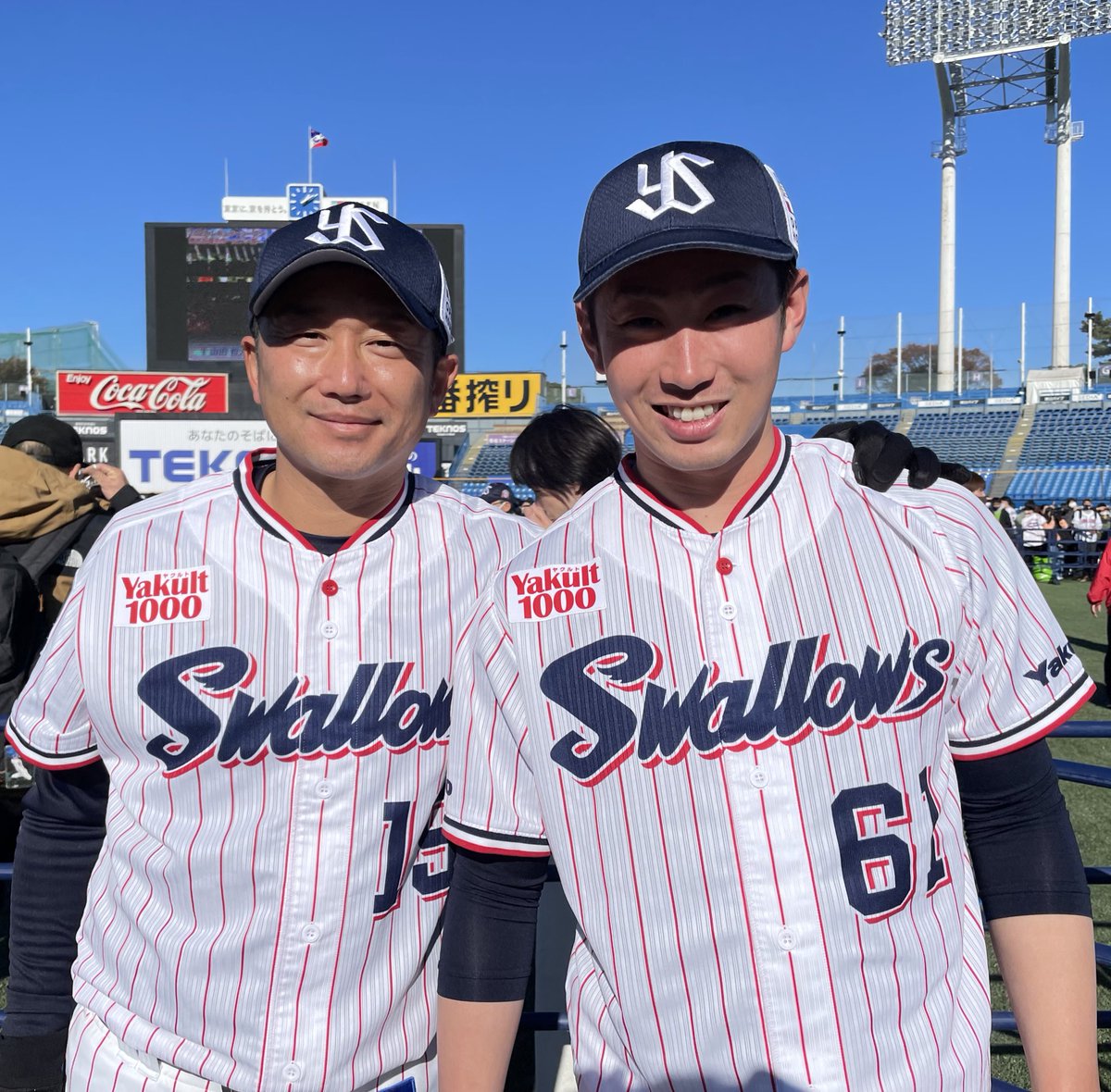 kbtkm61's tweet photo. 石川さん25年間お疲れ様でした。
ピッチャーとバッターはタイミングの外し合い
ヤクルト時代はただ必死に投げることしか
出来なかったし考える余裕がなかったけど
今はその言葉の意味がすごく理解できます。僕の野球人生において1番大切にしてる言葉
今までもこれからもずっと僕の憧れです。 https://t.co/pDqWiC0Ufr