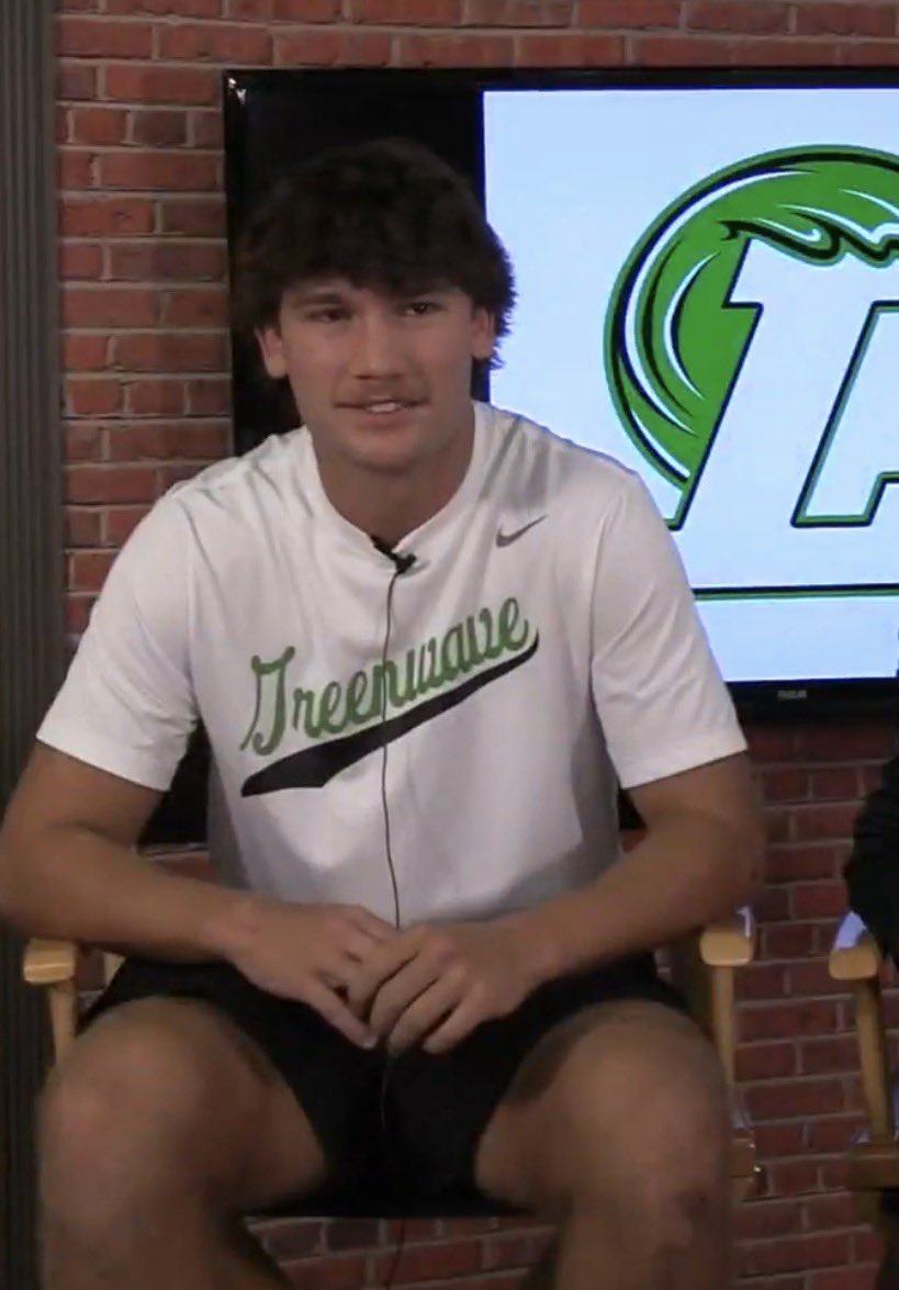 TribSportsLive's tweet photo. The Big Show tonight! @EaglesCphs’ Kevin Williams was in to receive the OS1’s Play of the Week, @LeedsFTBL’s @BrennenArc35012 received the OrthoAlabama Spine & Sport Player of the Week award and @GaiterTaylon represented the Greenwaves for the TSL Team of the Week. 
@GradyMGriffin @Hood_Coaching 

📺 https://t.co/J83jvhKS6Z