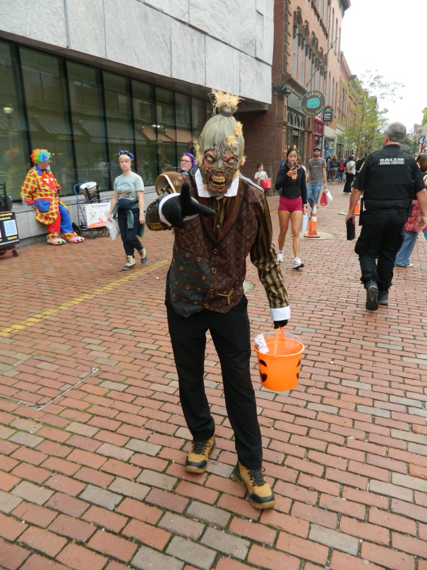 JohnBryanModica's tweet photo. I Was In Salem Once Again For My Halloween Project 2026. The Highlighted Charity For This Aspect Once Again Is:@hopeforukraine

#johnshalloweensojourn #salemma #salemmassachussets #halloween2026 #witchcity #halloweencostume #slasher https://t.co/5X4IxlQ922