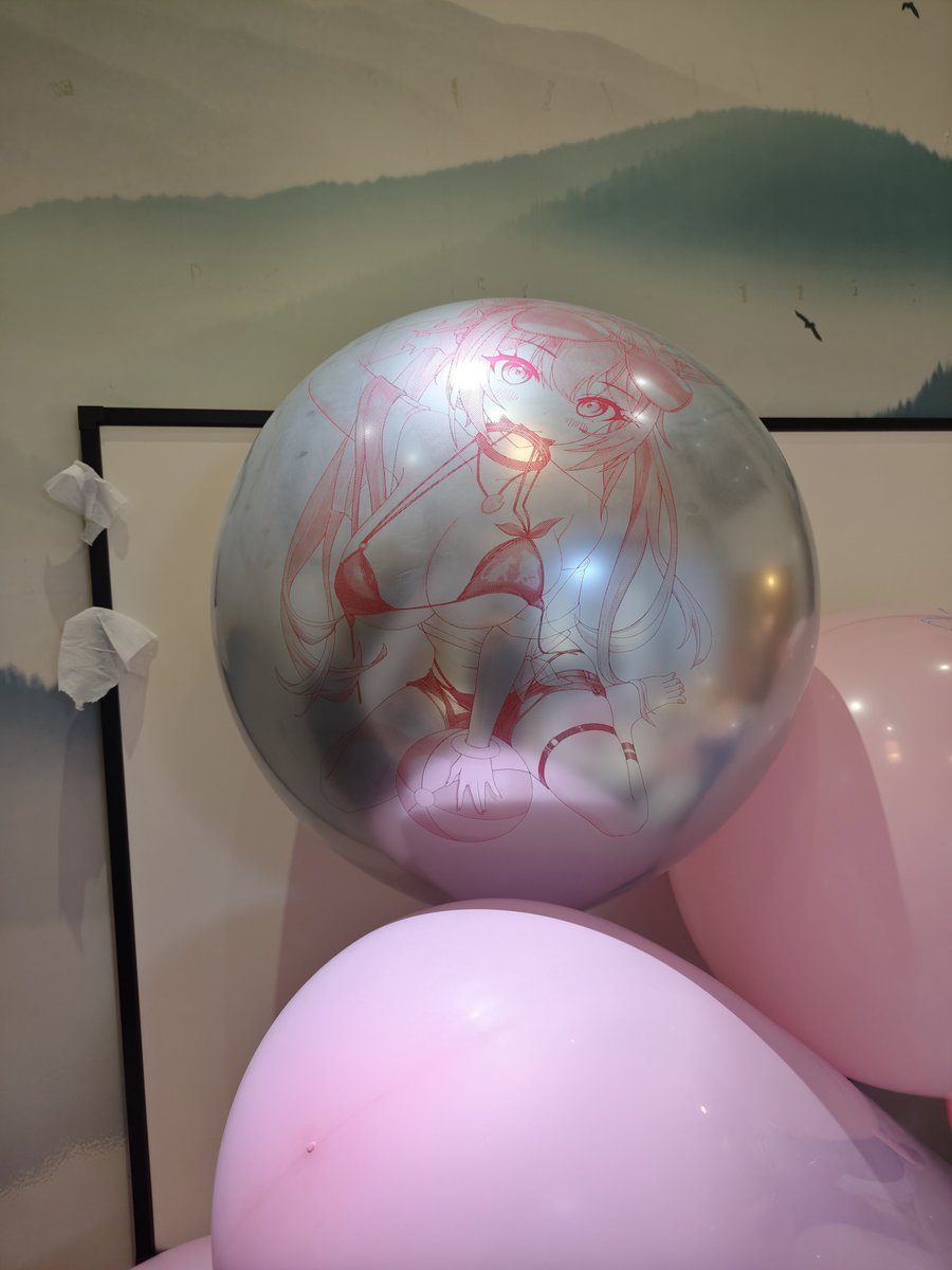 Onitsuki_Sakura's tweet photo. Do people like metallic-colored printed balloons? Take a look at these and feel free to leave your comments.
#Looner #balloon  #風船 https://t.co/P2WPoP6GXt
