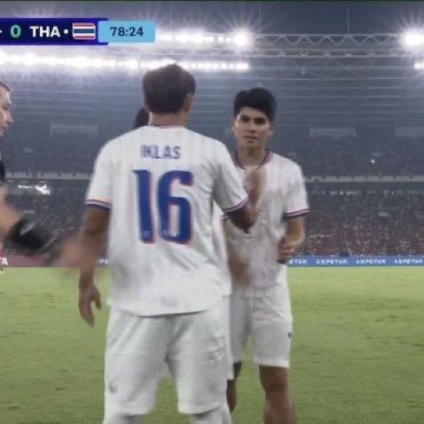 ndablek_banget's tweet photo. @BolaSepakTRG @FIFAcom @TimnasIndonesia @ThaiFootballs Yang ikhlas ya adek" https://t.co/dqJMiqyqB8