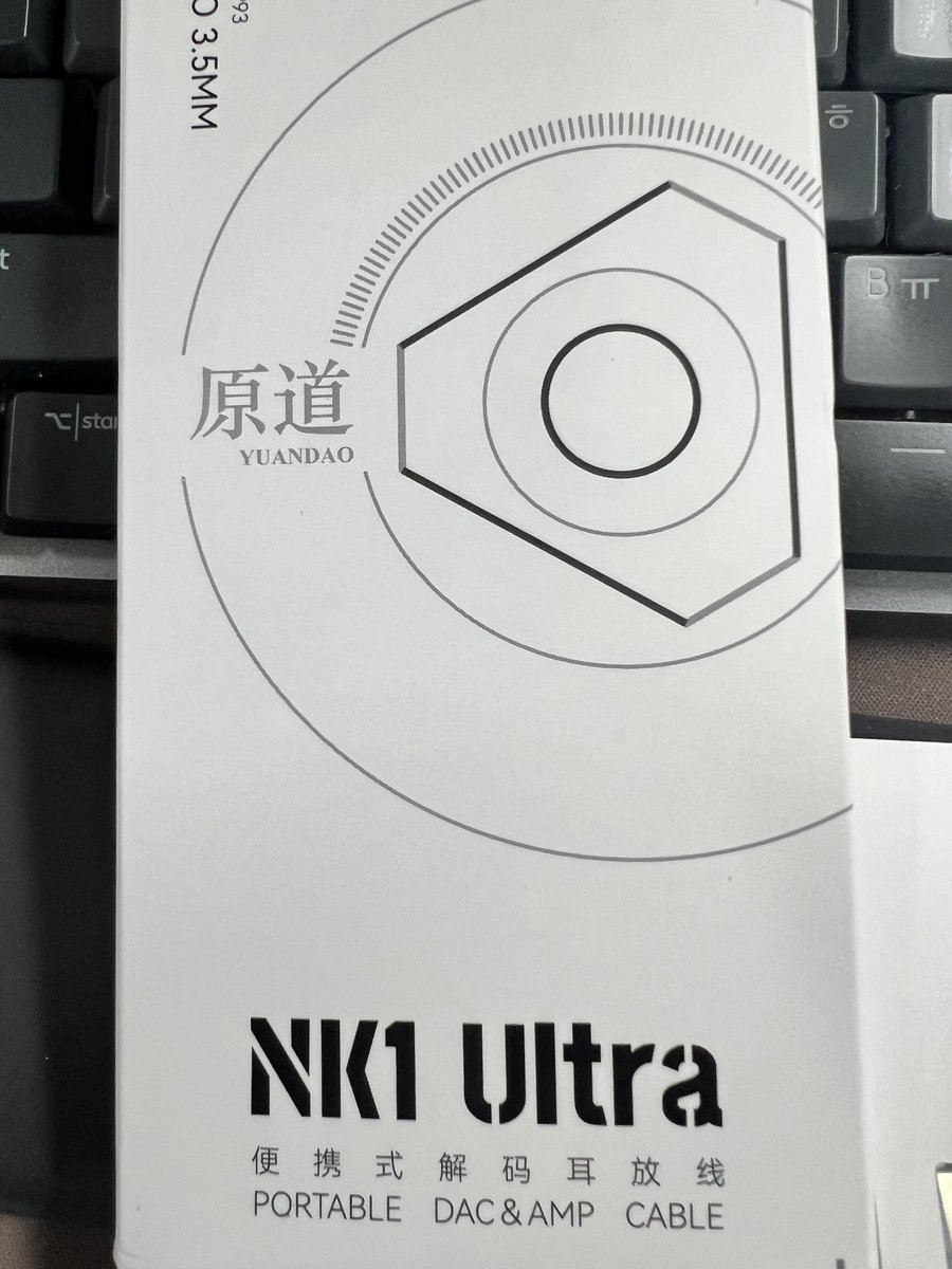 moros33240564's tweet photo. 朝の地下鉄、iPhone 13 Pro MaxにNICEHCK NK1 Ultraを挿しました。
EarSonics ES3をつなぐと、音量は半分ほどで足りました。
低音には密度がありますが、余韻は引きずらず一拍で収まります。
https://t.co/drnvwJdrCe
@hckexin
#NICEHCK #NK1Ultra #ポタオデ #AliExpress https://t.co/tU884ZfGyb