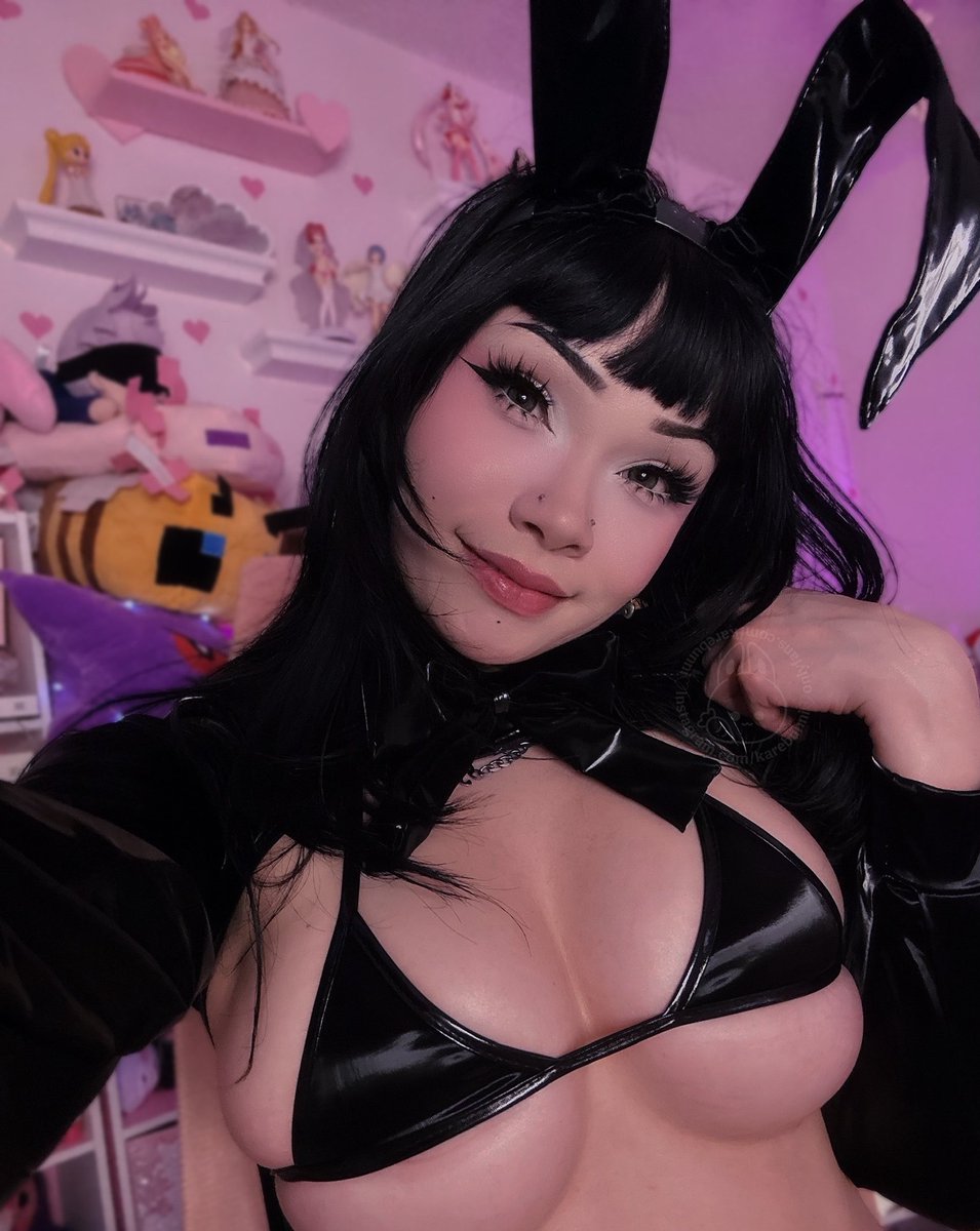 gucccigff's tweet photo. first post, anyone like bunny girls? https://t.co/LvKMHrA0R1