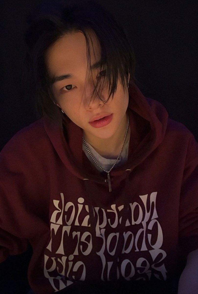 whodafuckisvilu's tweet photo. AU Hyunin | Mini Au !¡

Donde Chan hace una fiesta, invitando a todos sus compañeros de clase, para despedir el año

O donde Hyunjin, el chico popular, es retado a conseguir su beso de año nuevo antes de medianoche, y su única opción parece no querer corresponderlo https://t.co/7Le2aAsG1G