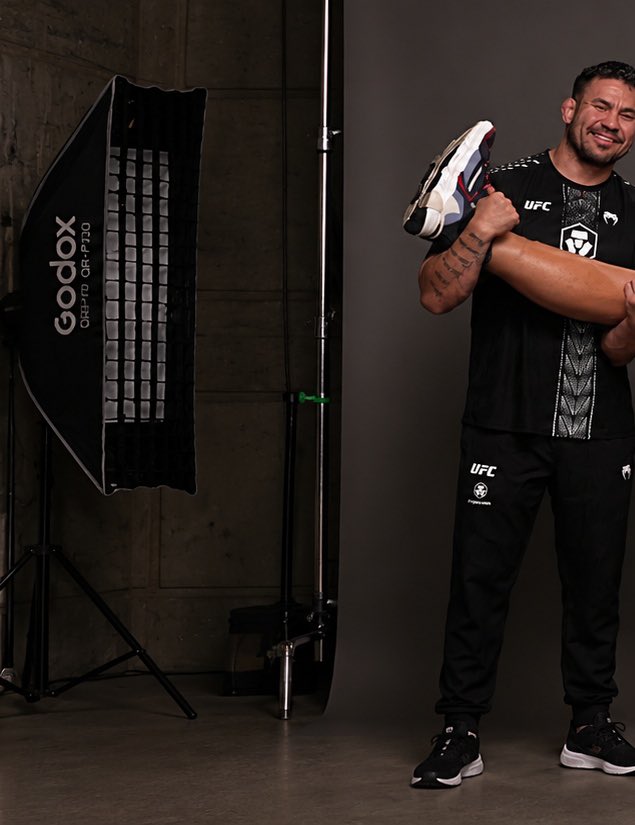 JohnnyWalker's tweet photo. The dream team ! Thank you all  so much #ufc332 https://t.co/llr7Jk20qZ