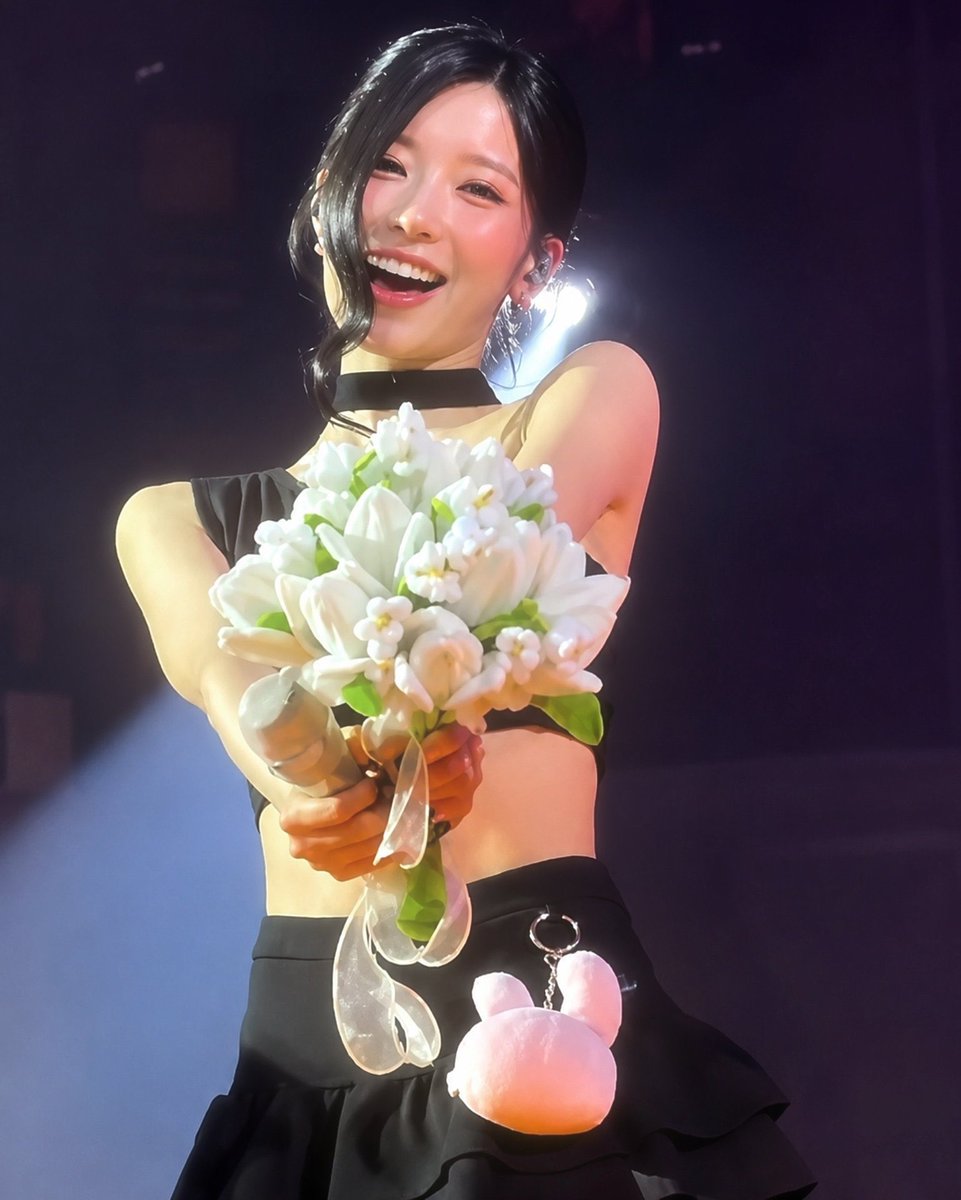 Sara_ASA7's tweet photo. なんかプロポーズされてる気分になる笑
可愛すぎる😍

#ENAMIASA  #ASA  #BABYMONSTER https://t.co/fwlIcIgCfh