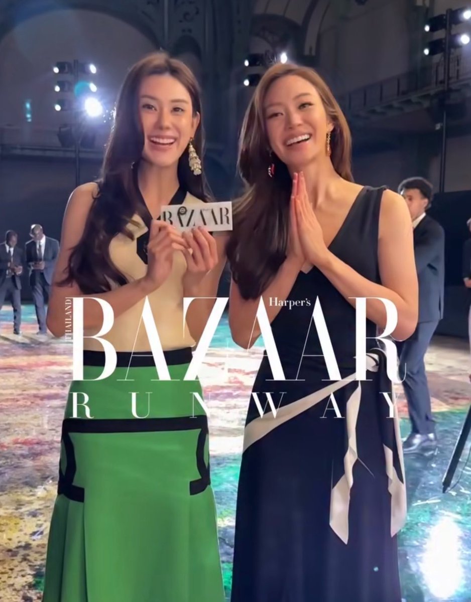 trendlmneverdie's tweet photo. งามอย่างไทยลีน่าหมิวไม่ลืมที่จะไหว้ 

#CHANELSS27xLenaMiu
#LalinaLena #MiuNatsha
#CHANELSpringSummer 
#CHANEL #PFW @CHANEL https://t.co/Z8vEjr0RMW