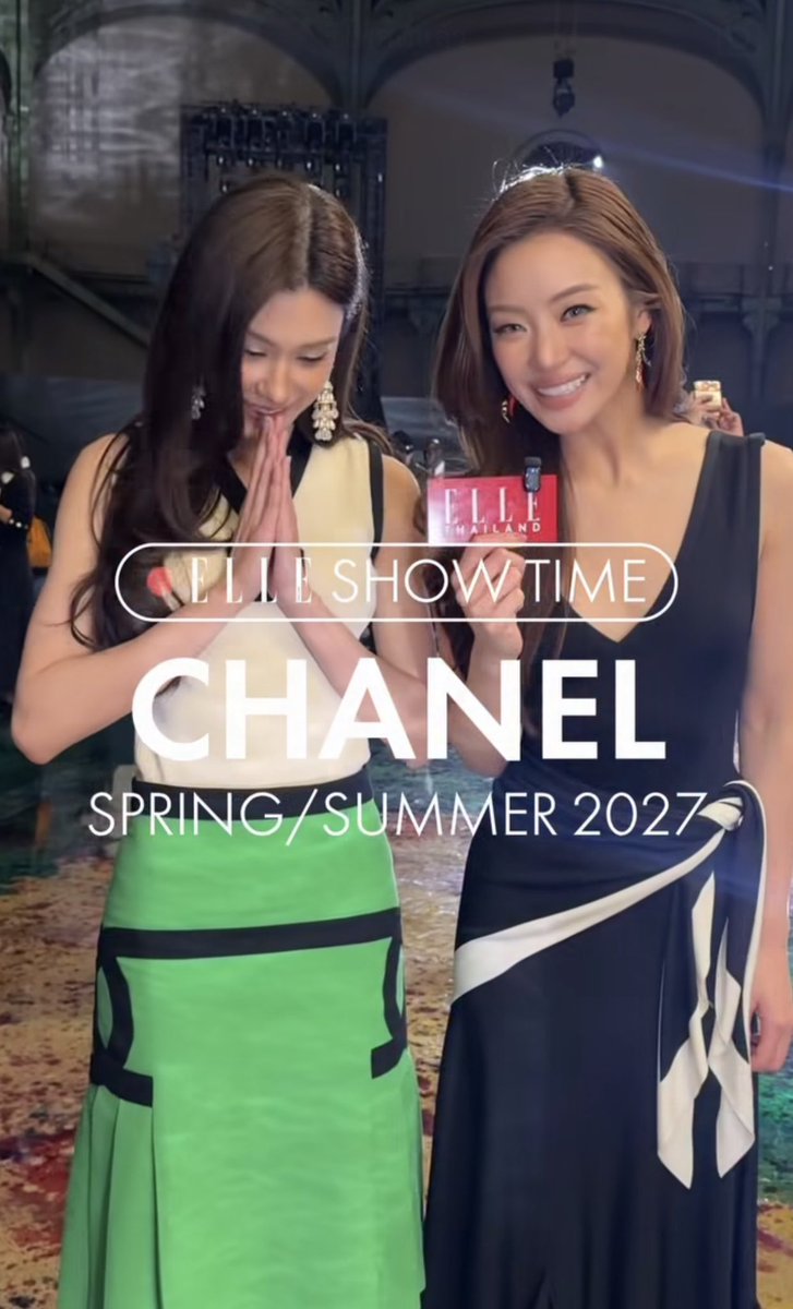 trendlmneverdie's tweet photo. งามอย่างไทยลีน่าหมิวไม่ลืมที่จะไหว้ 

#CHANELSS27xLenaMiu
#LalinaLena #MiuNatsha
#CHANELSpringSummer 
#CHANEL #PFW @CHANEL https://t.co/Z8vEjr0RMW