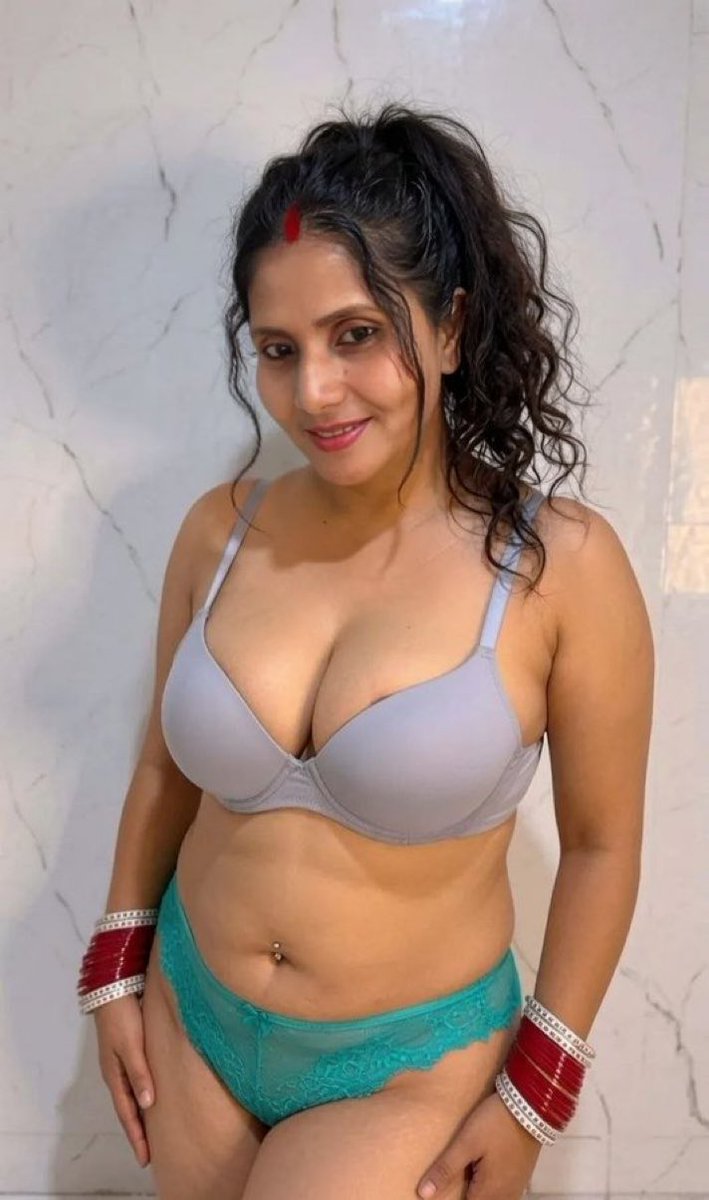 BullUnlocked's tweet photo. en sanskario ka sara theka @Saritadevi91 ne le rakha hai sali ko dekhte hi mera l*nd mere kachhe se bahar nikle lagta hai bc aaj toh eski maa chod dene wala hun https://t.co/Mw04aJgcUC