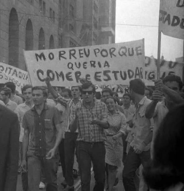 expellyarms's tweet photo. Lutamos muito para permitir golpista no poder novamente.
Pela DEMOCRACIA, eu sou LULA! ✊🏻♥️⭐️ https://t.co/wA3mawk8dZ