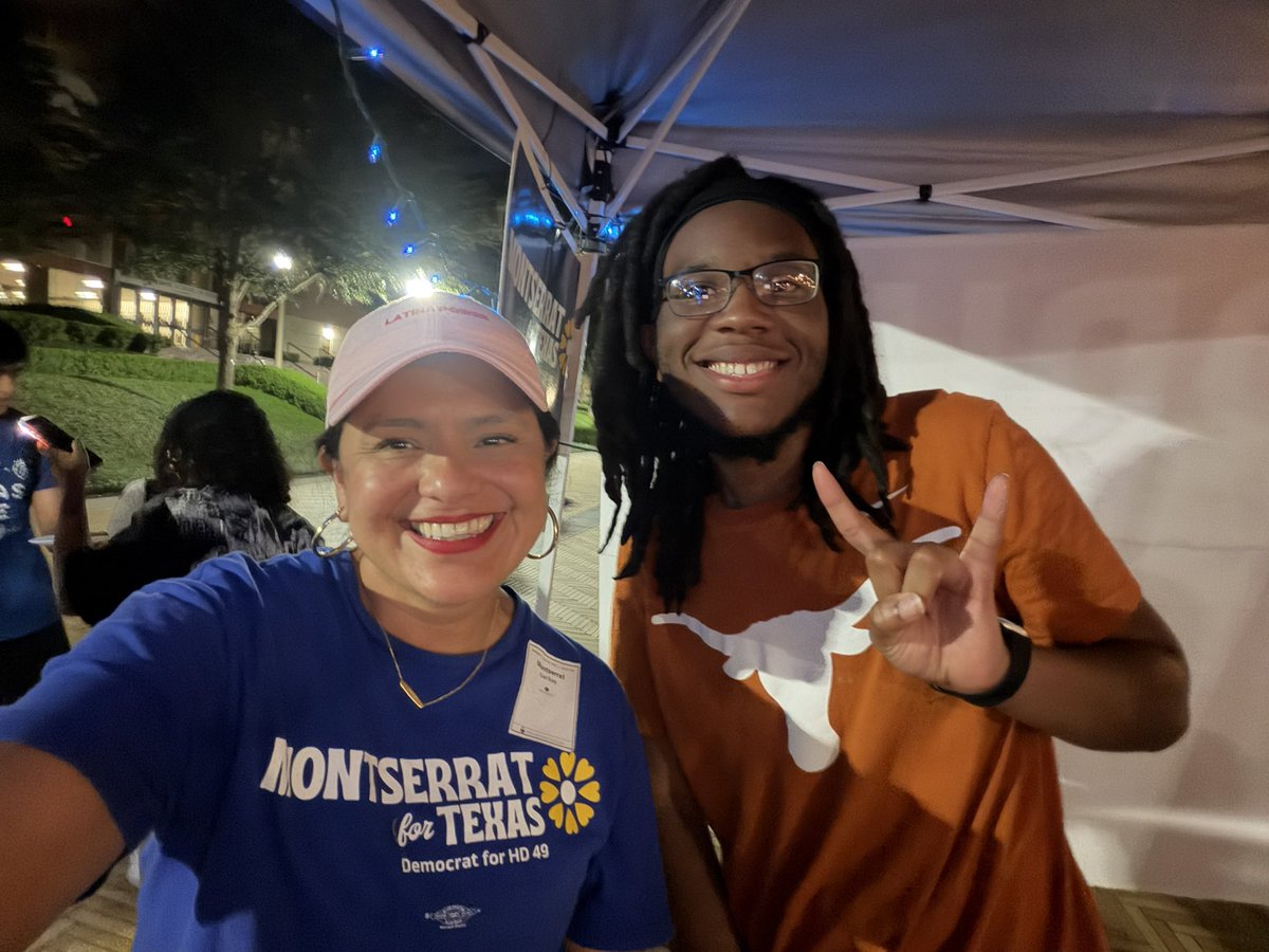 MontserratforTX's tweet photo. Thank you @UDems for registering longhorns to VOTE! #hookem #JuntosForJusticeUnidosForChange @UTAustin https://t.co/8MbtG5VBHa