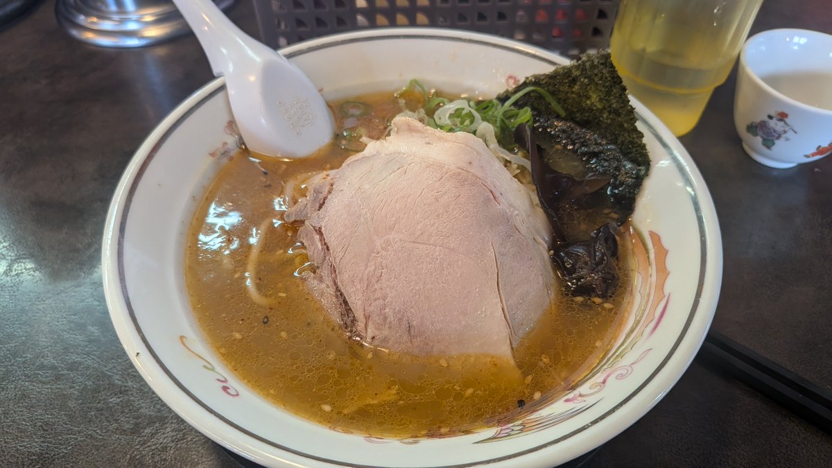 555VerAina's tweet photo. 今日も客席に来たついでに諏訪南インター前の #ハルピンラーメン で早めのランチ。11時開店と共に入店しました😊
平日限定のランチセットが良いね♫ https://t.co/J497xWi0Ip