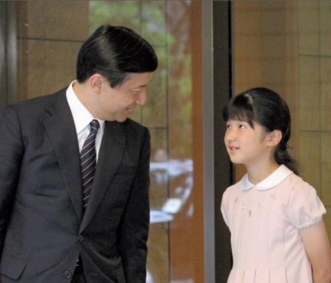 kawatatsunews's tweet photo. 『両親は、私の喜びを自分のことのように喜び、私が困っているときは自分のことのように悩み、親身に相談に乗ってくれるような、私がどのような状況にありましても、一番近くで寄り添ってくれるかけがえのない有り難い存在でございます。これまでたくさんの愛情を注ぎ育ててくださったことに深く感謝しております。』
