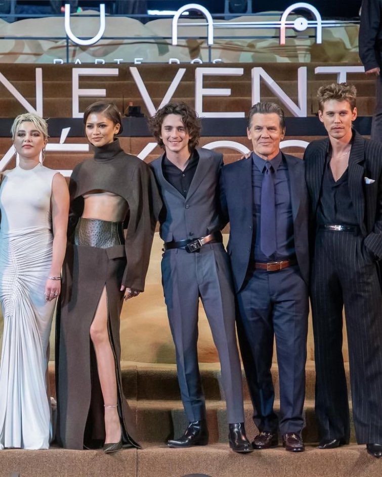 dunemexico_'s tweet photo. México merece otra premier con el elenco de #DunePartThree! Hay que hacerlo realidad! 🙌🏼🙌🏼🙌🏼💕

@dunemoviemx / @WBPictures_Mx https://t.co/pkHWmtcCrz