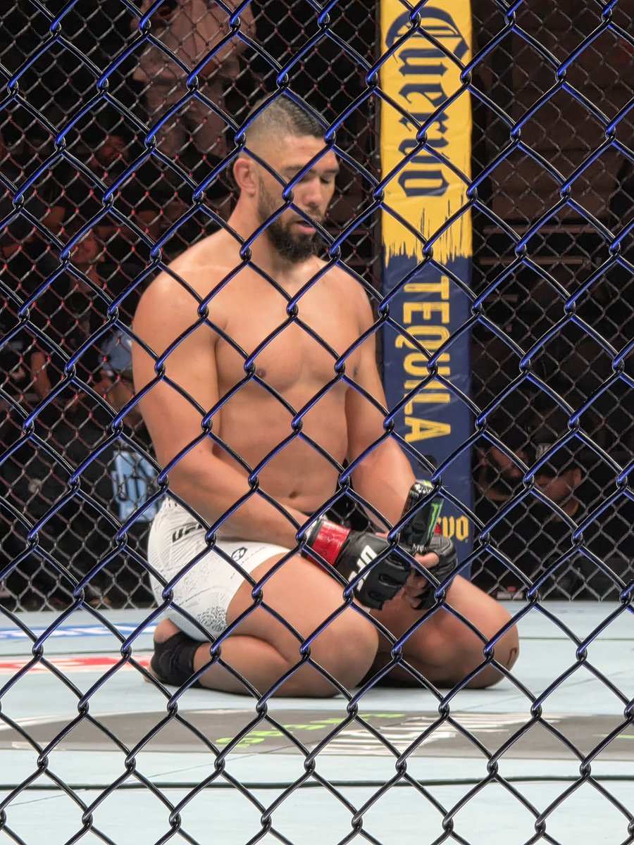 JohnnyWalker's tweet photo. Thank you my lord Jesus Christ! #ufc332 https://t.co/IKpC3FUbhX