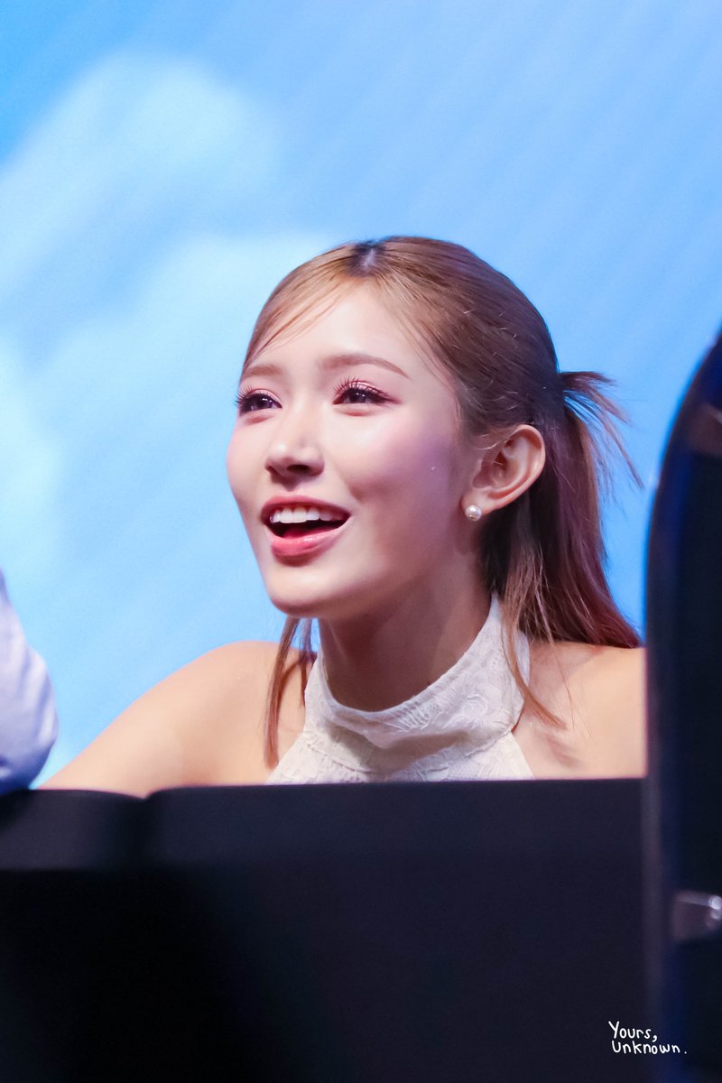yoursunknwn's tweet photo. 261005

Princess moment 👑

#jaoyng
#GMMTVFANIVAL2026HappyFamilyxFELIZZ https://t.co/ijPrqawox1