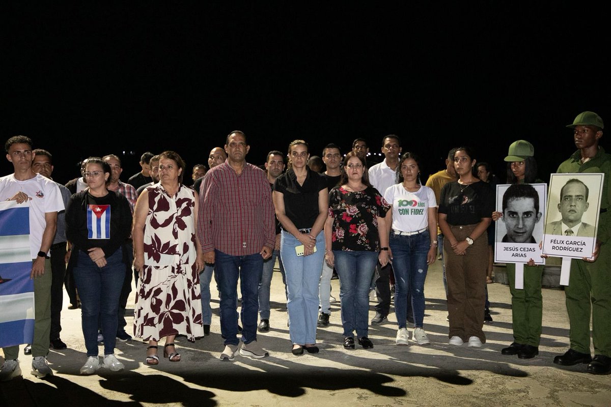 IzquierdoAlons1's tweet photo. Con los jóvenes cubanos, en la vigilia por las víctimas del crimen de Barbados. A 50 años, de ese acto terrorista seguimos reclamando justicia por las 73 vidas inocentes del vuelo 455 de Cubana. En el Memorial José Martí les rendimos tributo. Como Fidel: "El dolor se multiplica". https://t.co/2uKMhQmHHz