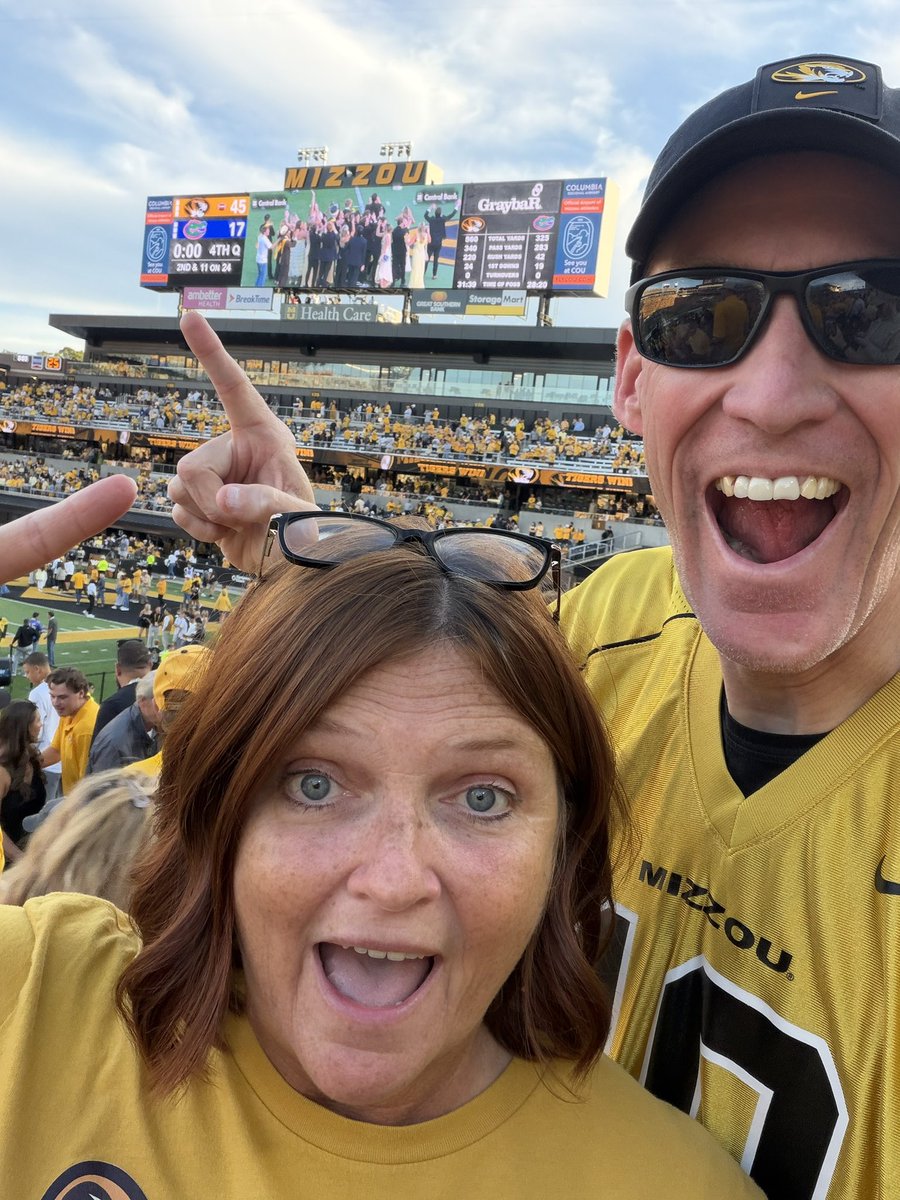 BeOurGuestMike's tweet photo. We had a weekend! #MIZ #Mizzou #SEC #homecoming #CoMo https://t.co/BAjYwI9gbd