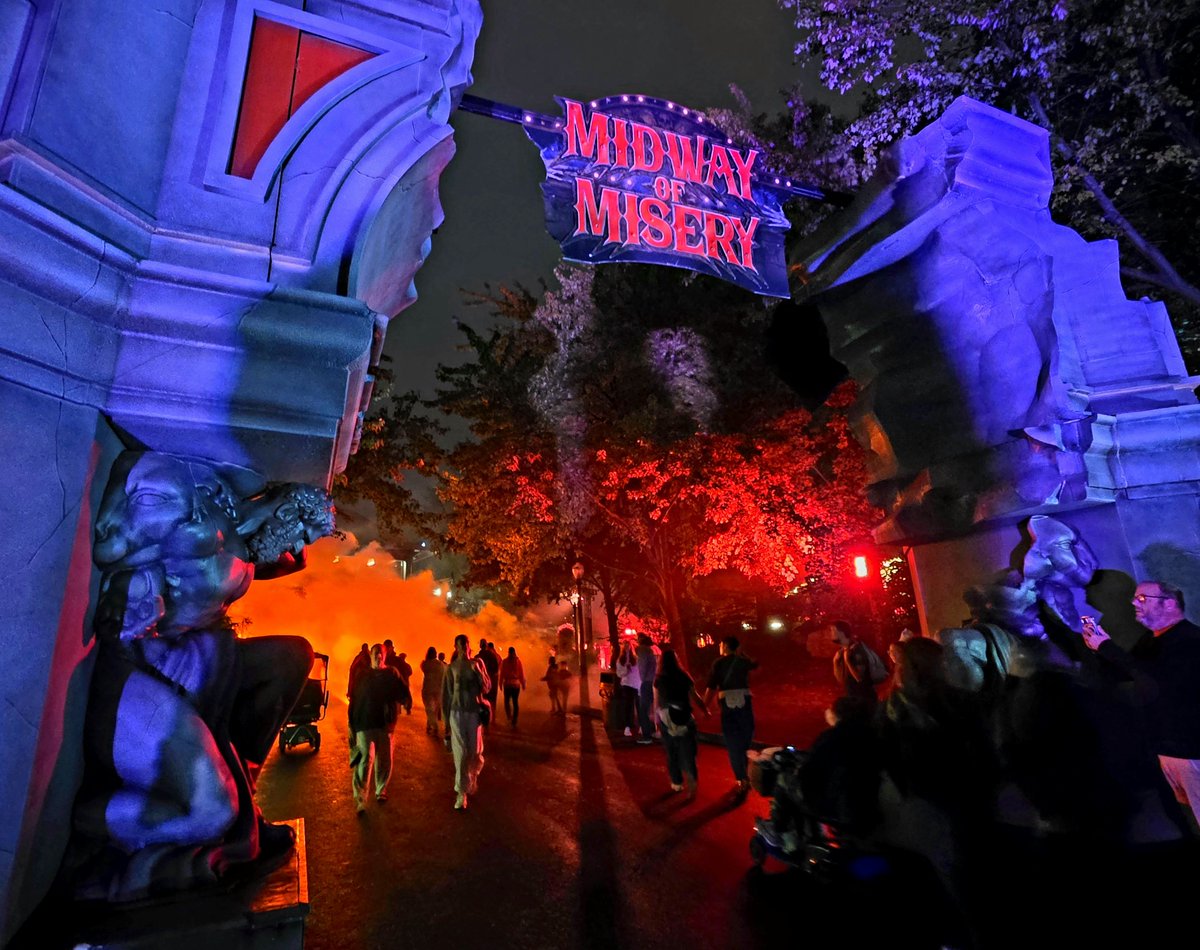 LinFromNJ's tweet photo. Good job with #DarkNights @Hersheypark Had a blast! https://t.co/EJ87MiGsp8