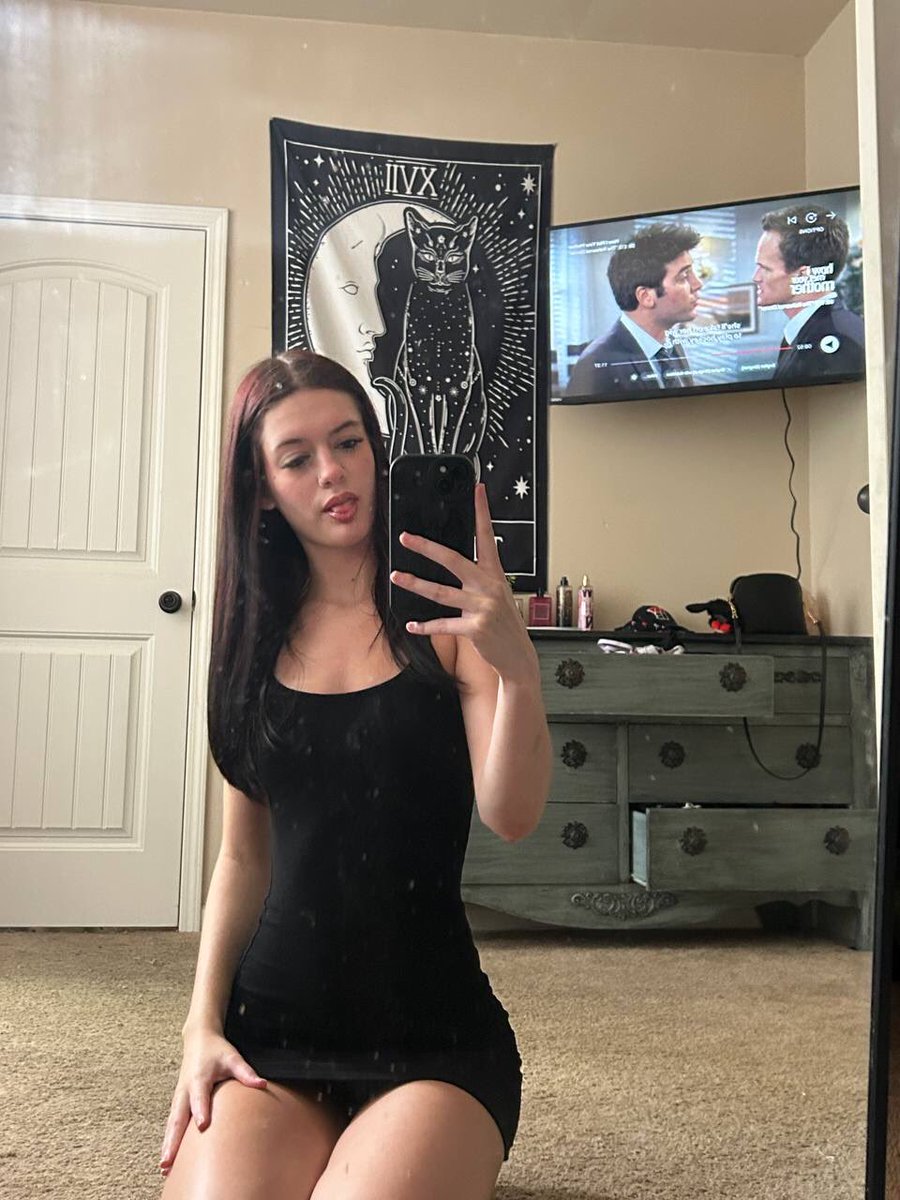 mightymaica's tweet photo. caught being hot 🥵 https://t.co/vuafWZWerL