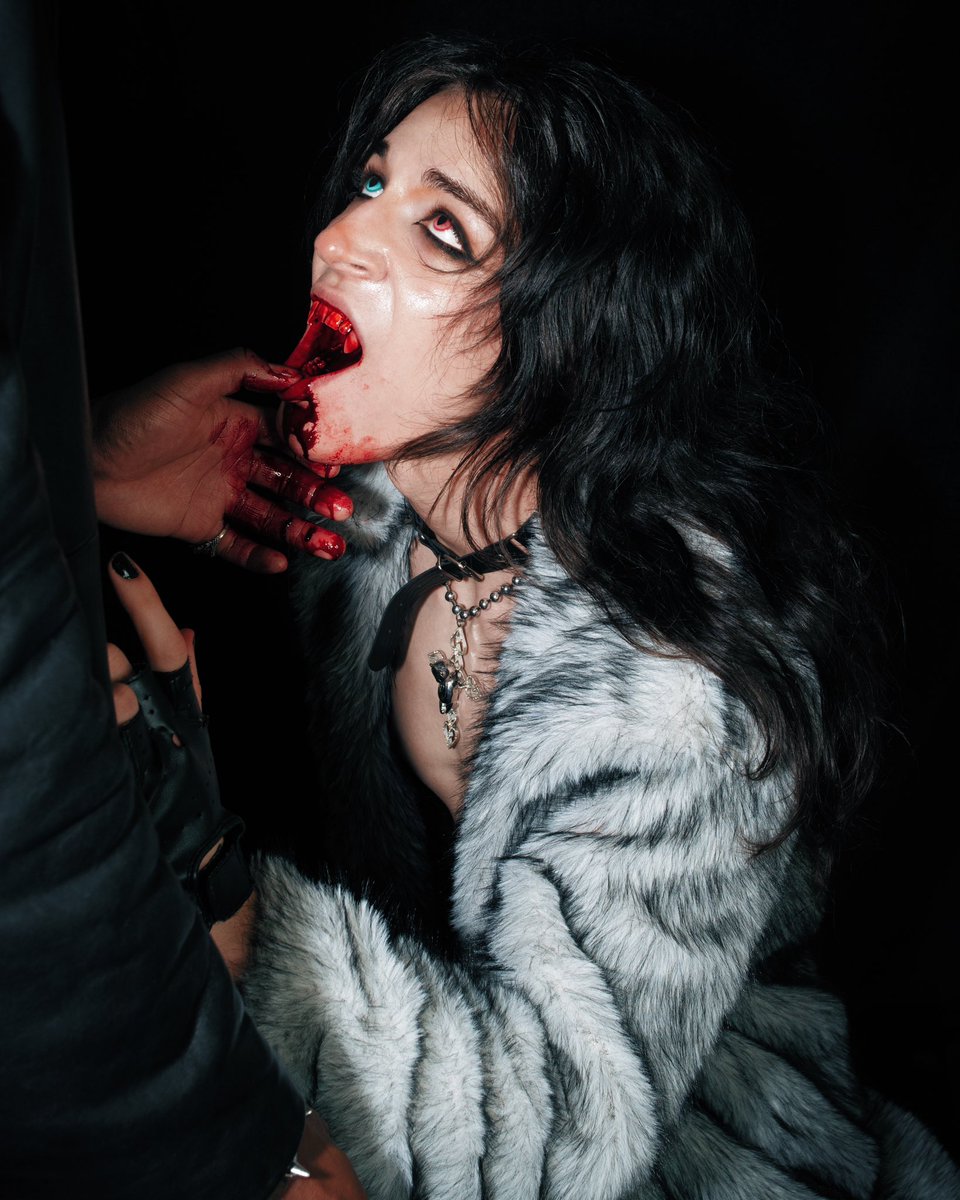 AshurGharavi's tweet photo. I cannot wait to get to do another vampire(ish) shoot so excited for the one I have planned this month :3 https://t.co/Ae96vSjlX4