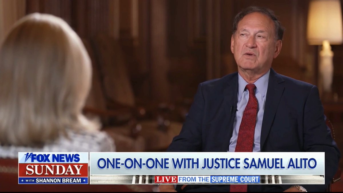 A Fox News Sunday interview segment captioned 'ONE-ON-ONE WITH JUSTICE SAMUEL ALITO' hosted by Shannon Bream, live from the Supreme Court.