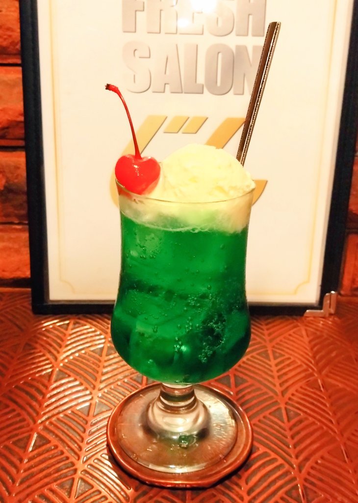 freshsalonjin's tweet photo. こんにちは！また台風が発生したみたいですね😥今のところ直撃はしない予報みたいでなのでそのままでいて欲しいですね🌀

#純喫茶 #レトロ #喫煙可 https://t.co/J5e18Ldkax