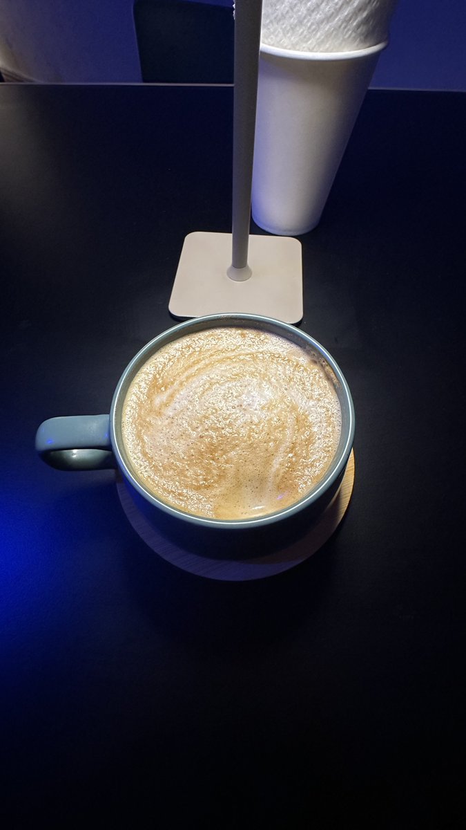 codelogg's tweet photo. Relax 🤓☕️

#coffee
#CoffeeLover https://t.co/Etxo5NlENu