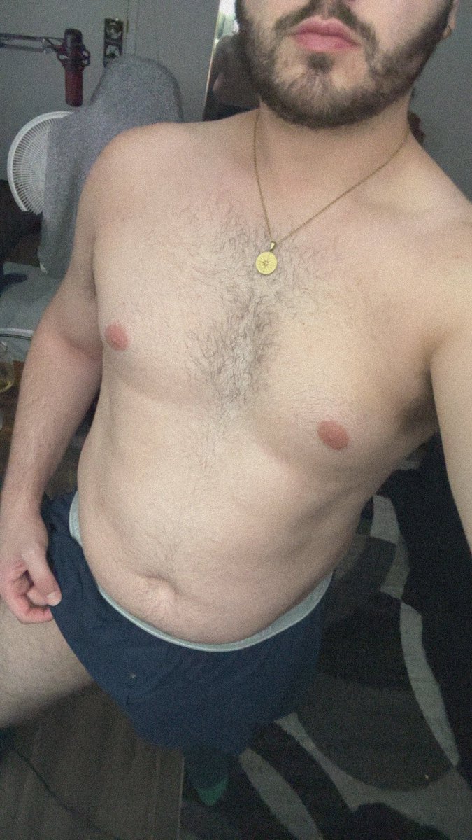 exzacktlyy's tweet photo. randomly feeling sexy or something 👻 https://t.co/T6DaqNBRca