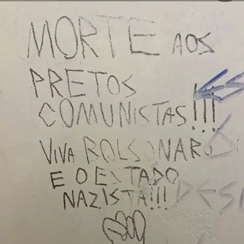 Refritando's tweet photo. @Estadao Ai se eu falo que são neonazi eu to ficando doido, e apontando dedos https://t.co/OHdVYn9vZU
