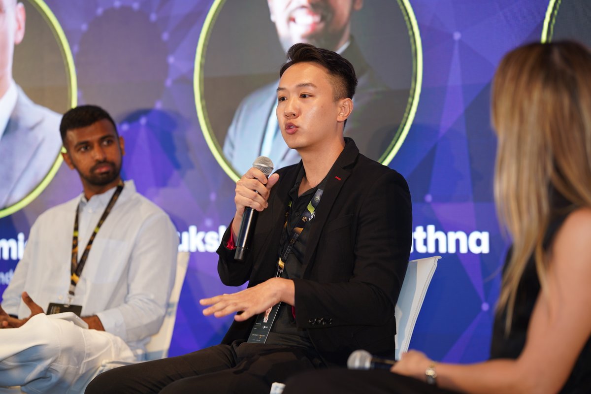 CoinFerenceX's tweet photo. That’s a wrap on Panel 04! 🎙️

A huge thank you to our panel for unpacking tokenized deposits and the new settlement layer being built by banks on-chain:
• @JeraldDavid44 | CEO, @Lynq_Network 
• @itsrukshan | Director of Partnership, @ADI_Foundation 
• @MarcinRedStone | Co-Founder, @redstone_defi 
• @gaivin_cn | Deputy Head of OTC, @coinut_official  
Moderated by: 
• @amandacassatt | Founder, @serotonin_hq 

Stay tuned for more highlights from Gardens by the Bay! 🇸🇬

#CoinFerenceX #TheBestEvent