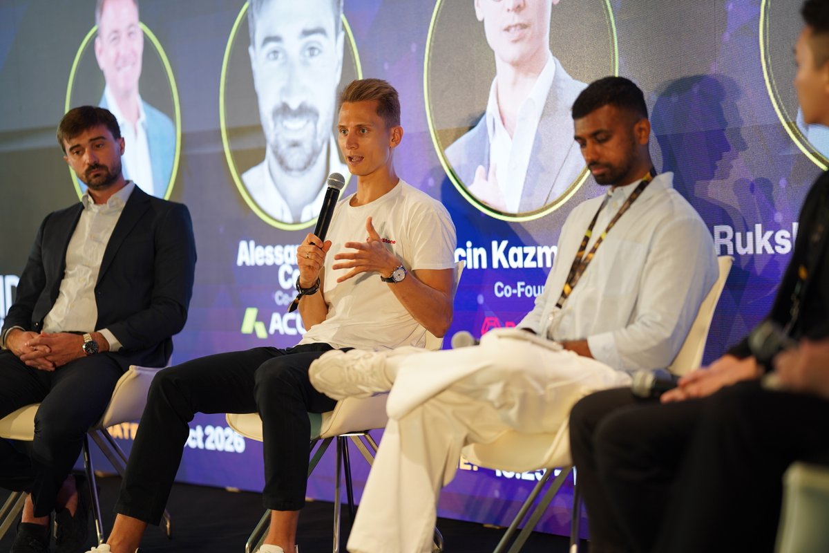 CoinFerenceX's tweet photo. That’s a wrap on Panel 04! 🎙️

A huge thank you to our panel for unpacking tokenized deposits and the new settlement layer being built by banks on-chain:
• @JeraldDavid44 | CEO, @Lynq_Network 
• @itsrukshan | Director of Partnership, @ADI_Foundation 
• @MarcinRedStone | Co-Founder, @redstone_defi 
• @gaivin_cn | Deputy Head of OTC, @coinut_official  
Moderated by: 
• @amandacassatt | Founder, @serotonin_hq 

Stay tuned for more highlights from Gardens by the Bay! 🇸🇬

#CoinFerenceX #TheBestEvent