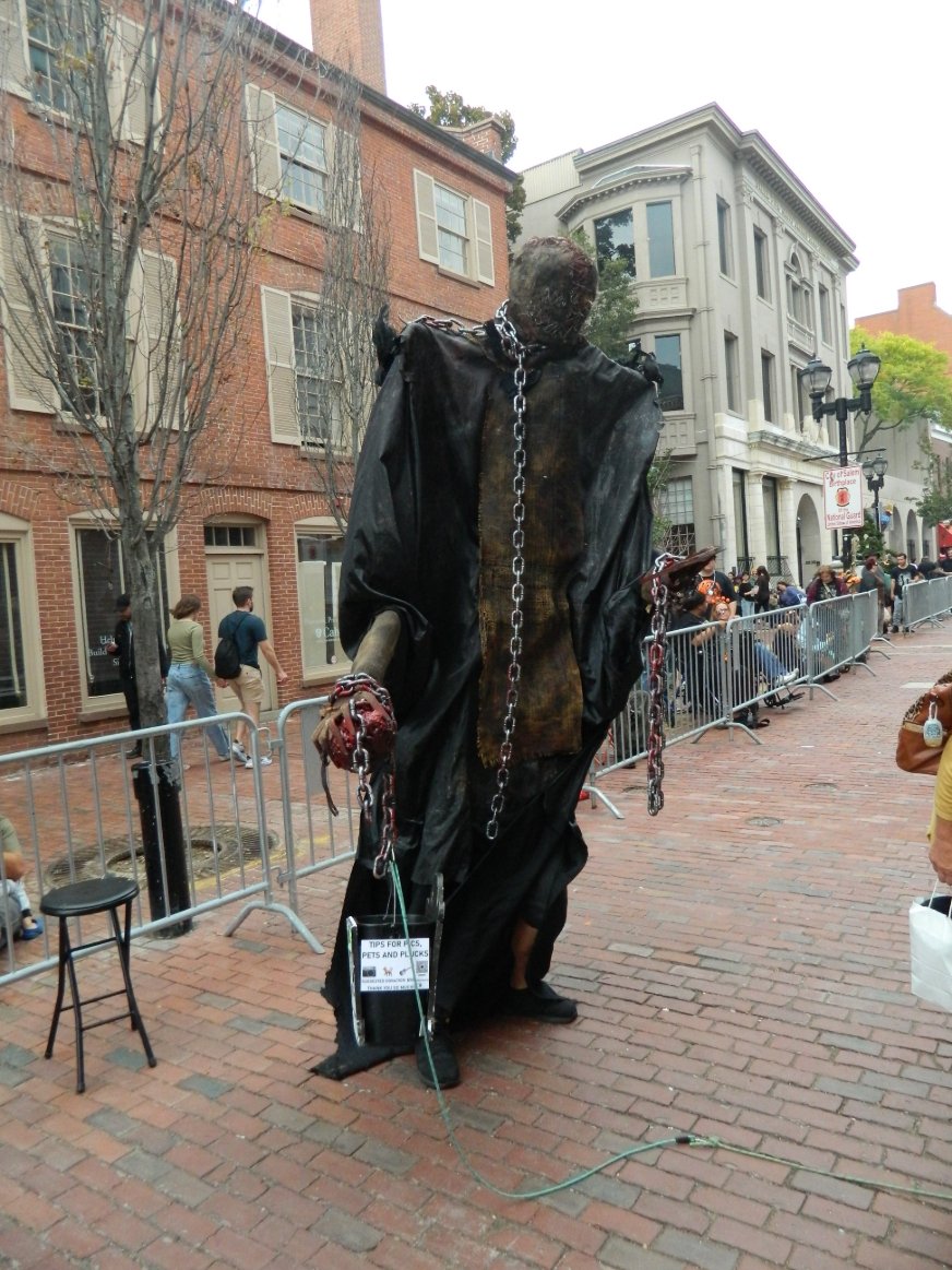 JohnBryanModica's tweet photo. I Was In Salem Once Again For My Halloween Project 2026. The Highlighted Charity For This Aspect Once Again Is: @hopeforukraine
#johnshalloweensojourn #salemma #salemmassachussets #halloween2026 #witchcity #halloweencostume #stiltwalker #streetpreformer https://t.co/1LPbosIls0