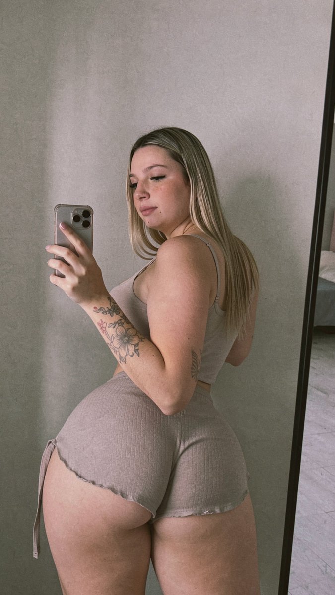 bellapeachie's tweet photo. how bout this angle? https://t.co/6eUxpqncYB