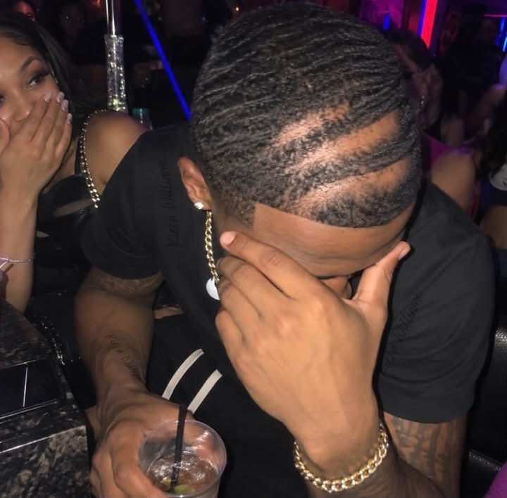itssthyherinme's tweet photo. Ran into my BD at the bar lounge and noticed he called himself being on a lil date, Why this man get LOUD with me in front of this girl calling me a stalker saying I need to move on and let him live his life. YALL before I could even process what was going on. my hand just swiped across his head 🤣 CUZ WHO YOU TALKING TO ? BALD NGGA