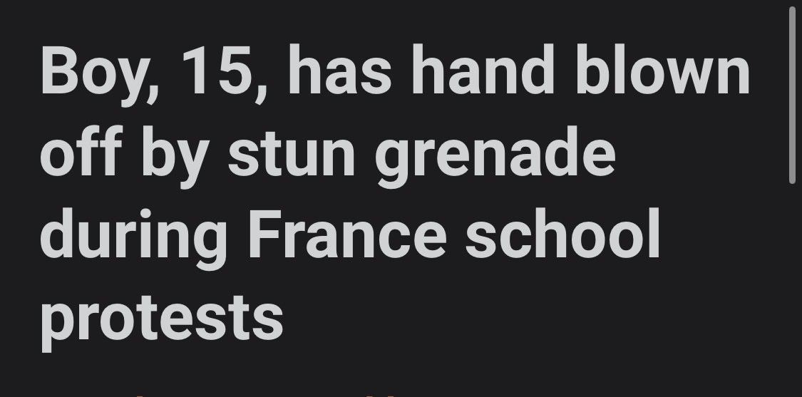 justbeentainted's tweet photo. Easy fix don’t pick up grenades like a clown unless you are  using them and trained to use them https://t.co/I4jDQmPxQ6
