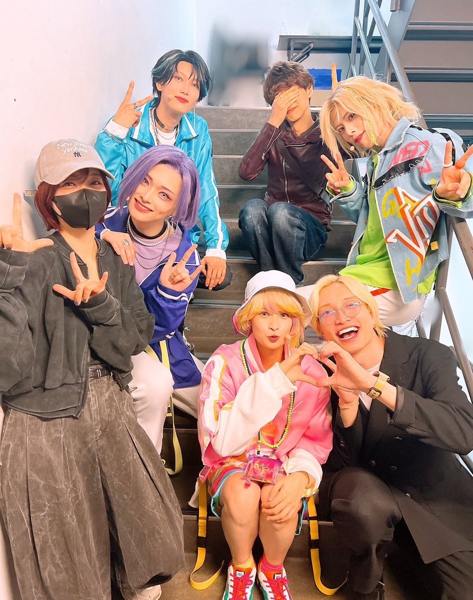 hoshimotoyuzuki's tweet photo. Paradox Live on Stage -Road to Legend- “RAGE"
ー本日休演日ー

昨日は原作VISTYのCVを担当されてる
伊東歌詞太郎さん
住谷哲栄さん
愛美さん
ご観劇✨✨✨
とても喜んでいただけて
幸せでした！
いつか声優team×俳優team
８人でVISTYの単独公演をって夢😌

#パラステ #パラライ #パラステRtl #VISTY https://t.co/CD6OK8vJhj