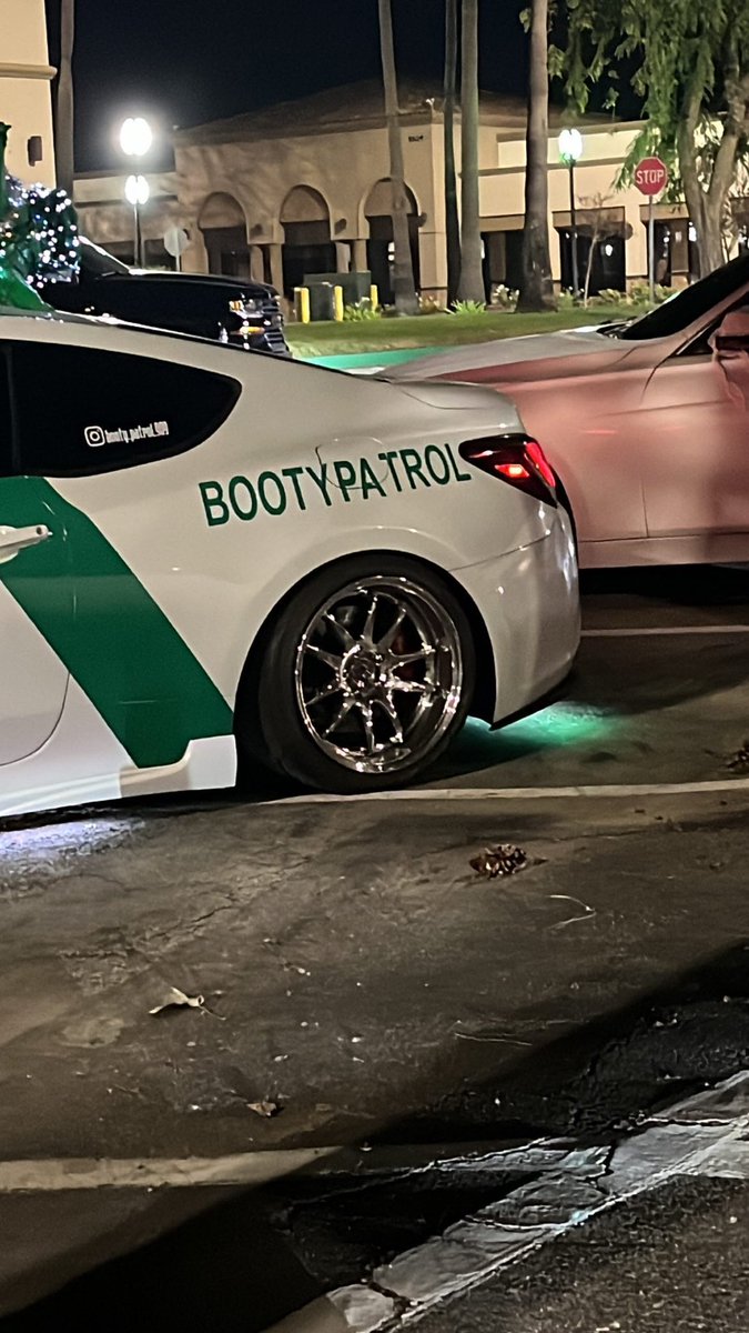 AntieAnns's tweet photo. #bootypatrol https://t.co/h6T8O7ffmv