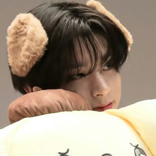 ikeupatinhas's tweet photo. #jakehoon mini au

jake, um híbrido de cachorro, trabalha num consultório veterinário com seus amigos e eles recebem um paciente inusitado: um lobo.

mas não se tratava de um lobo comum, era park sunghoon, um grande nome no mercado de modelos, mas para o azar de jake, ele havia https://t.co/YcX9AJ6zWC