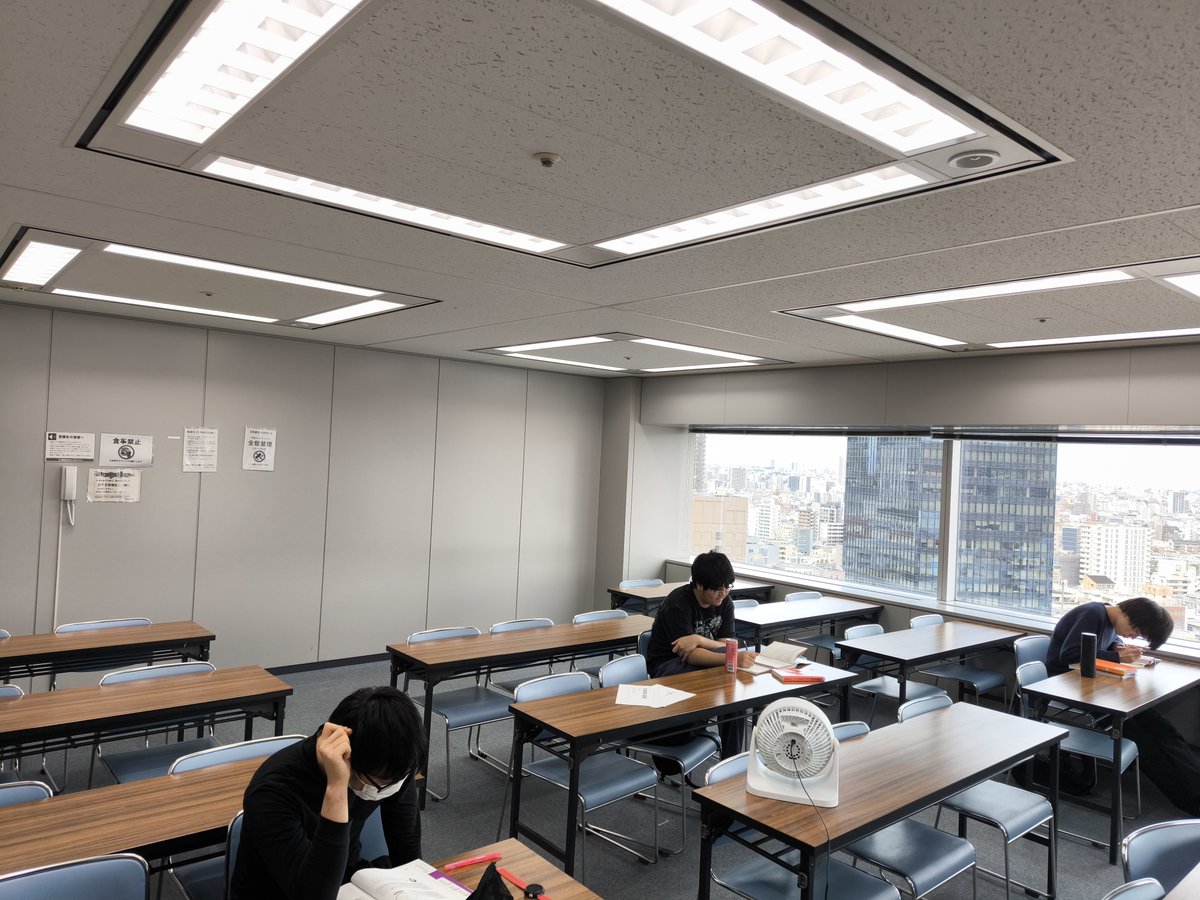 supschool_NPO's tweet photo. 「学校に行けなくて勉強が遅れる…」
「昼夜逆転を直したい…」
そんな悩みを抱えていませんか？

高卒支援会・新宿キャンパス（中学生以上対象）では、完全個別指導で生徒一人ひとりの不登校からの復帰を全力サポート
学習面×生活面の両方から、無理のないリスタートを応援します。
#不登校支援 #新宿 https://t.co/l2DreL7fsk