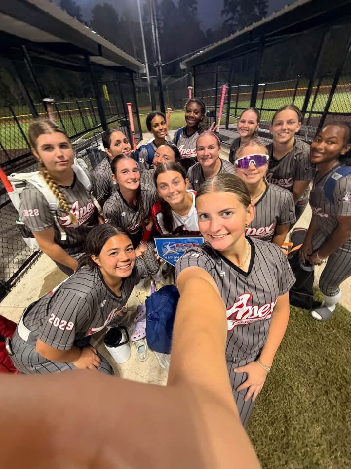 CaitlinMc2028's tweet photo. Great weekend at PGF! 🥎 Proud of our team for battling all the way to the semifinals, where we came up just short in a great game against Hustle that went down to the wire.

Had a double at the plate and some fun plays over at 1B. Loved competing with this group all weekend! ❤️

🎓 2028 | RHP/1B
🥎 Apex Reign 16U Esparza

@NationalEsparza @GoldEsparza @Sports_Recruits
#Uncommitted2028 #PGF