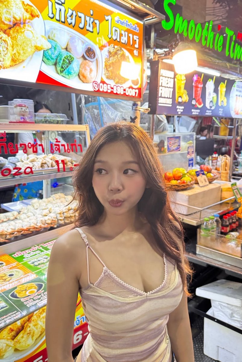 xxxgoonerz's tweet photo. Would you empty your load for her? https://t.co/CWLOl7eFf4