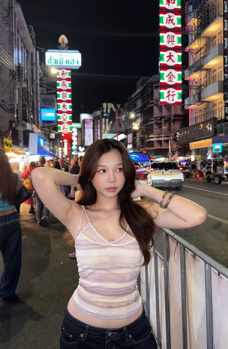 xxxgoonerz's tweet photo. Would you empty your load for her? https://t.co/CWLOl7eFf4