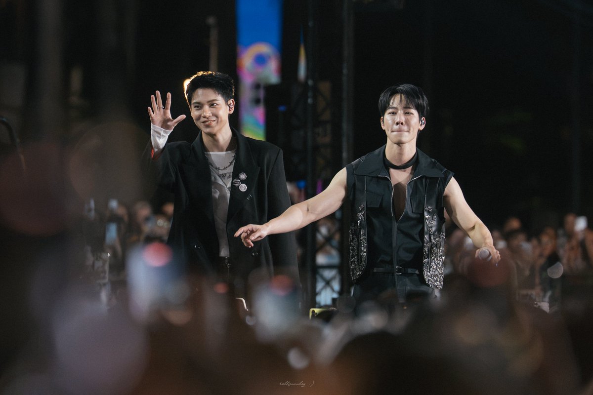 rollsanalog7's tweet photo. 05.10.2026     ความรักของฉันไม่เปลี่ยนไปไหน~~ 🤍✨🌟    

PIL FAN INTIMACY    
#PoliceinLoveFanEXP #centralwOrld 
#yinyin_anw ; @yinyin_anw
#warwanarat ; @warwanarat https://t.co/BAecDojYpT