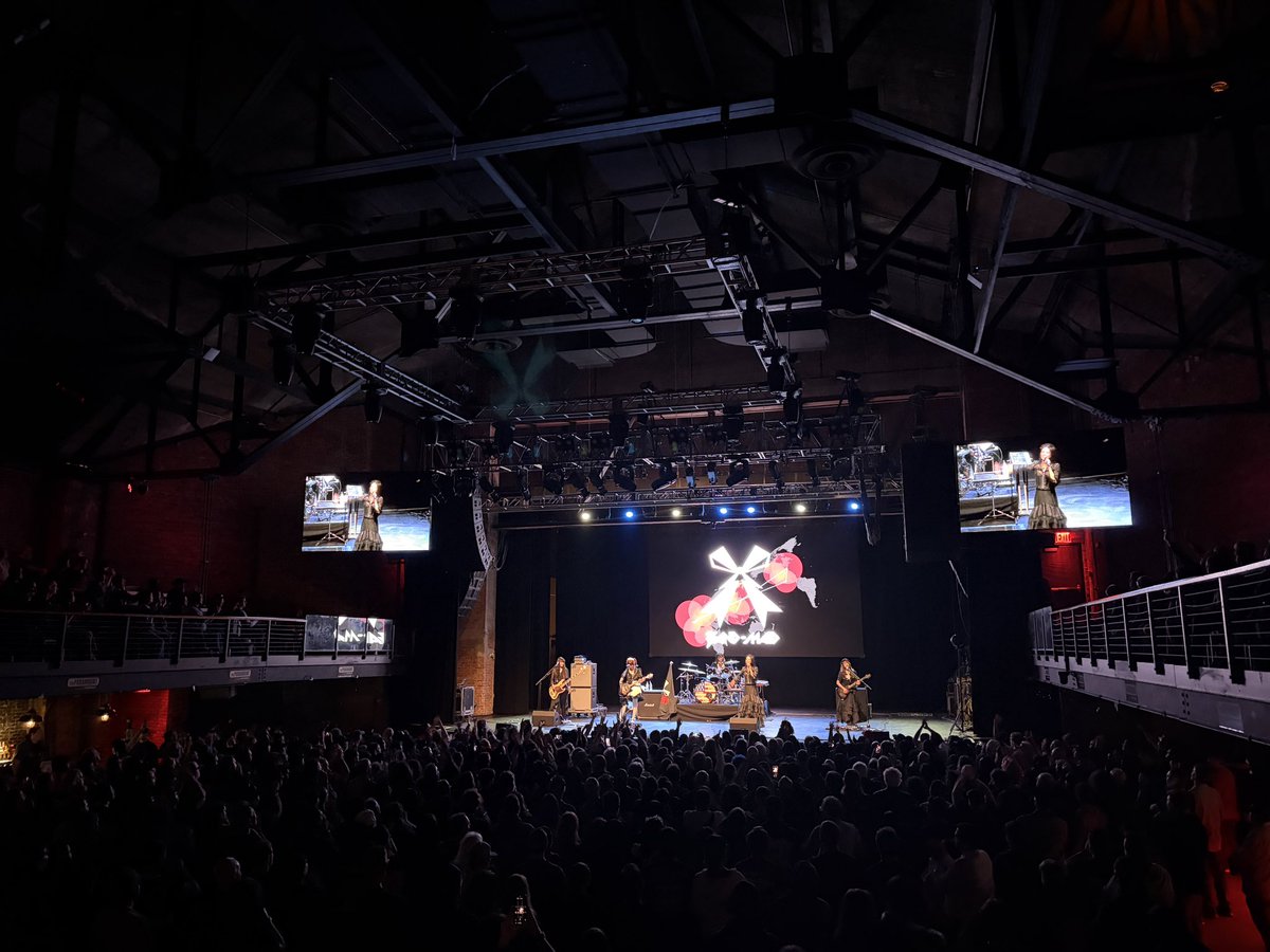 bandmaid's tweet photo. [Thank you]
"BAND-MAID WORLD TOUR 2026"
2026.10.05  day 19: New York

Thank you so much for being here today!
Please share your thoughts and feedback using the hashtag #bandmaid.

Next up is day 20: Oct 7 at Atlanta

#bandmaid #NewYork https://t.co/sBEfgYh31c